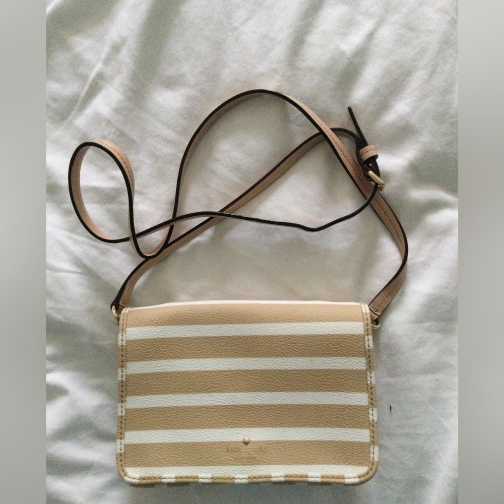 Adorable Kate Spade leather crossbody khaki stripes